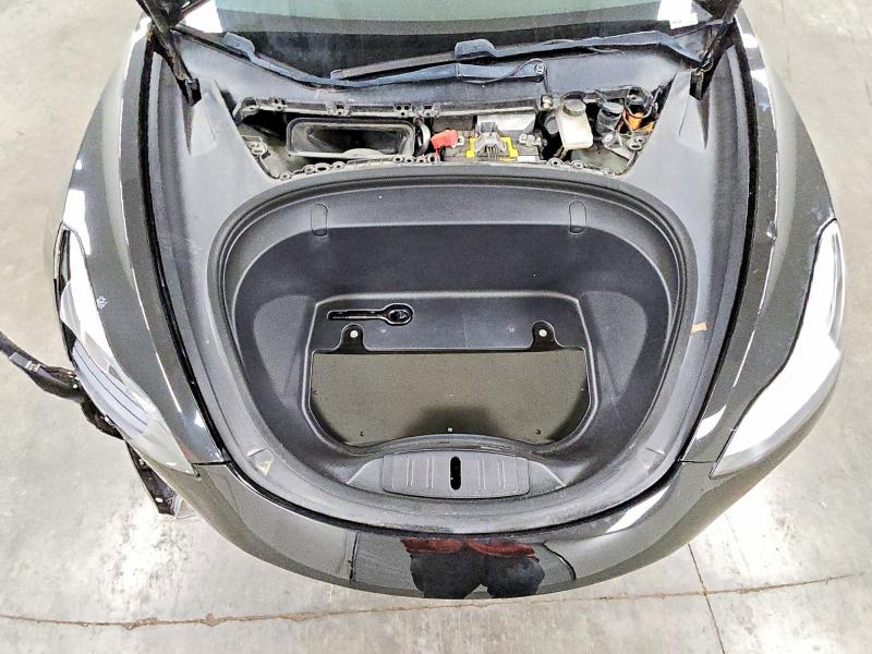 48601476 :رقم المزاد ، 5YJ3E1EA9JF028078 vin ، 2018 Tesla Model 3 مزاد بيع