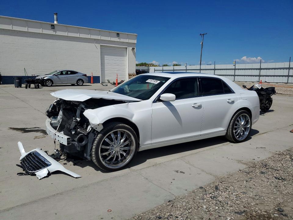 2014 Chrysler 300 მანქანა იყიდება აუქციონზე, vin: 2C3CCARGXEH125606, აუქციონის ნომერი: 51631926