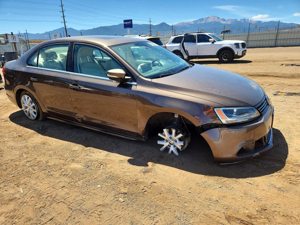 50692046 :رقم المزاد ، 3VWD07AJ8EM384595 vin ، 2014 Volkswagen Jetta مزاد بيع