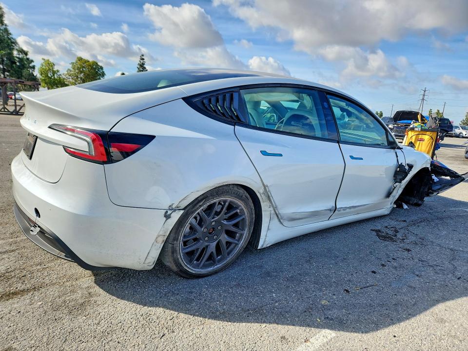 50782976 :رقم المزاد ، 5YJ3E1EA7SF913722 vin ، 2025 Tesla Model 3 مزاد بيع