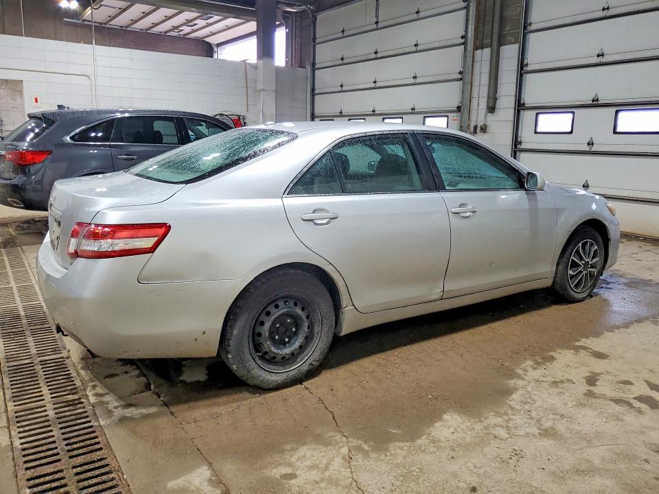 51357606 :رقم المزاد ، 4T1BF3EK0BU176086 vin ، 2011 Toyota Camry مزاد بيع
