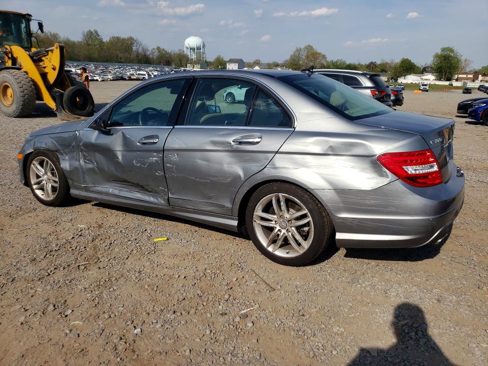 2012 Mercedes-benz C მანქანა იყიდება აუქციონზე, vin: WDDGF8BB3CF908816, აუქციონის ნომერი: 49944056