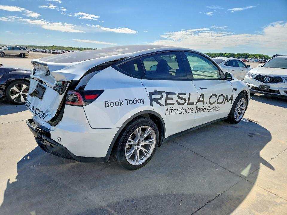 Продажа на аукционе авто 2024 Tesla Model Y, vin: 7SAYGDEDXRF042291, номер лота: 49085096