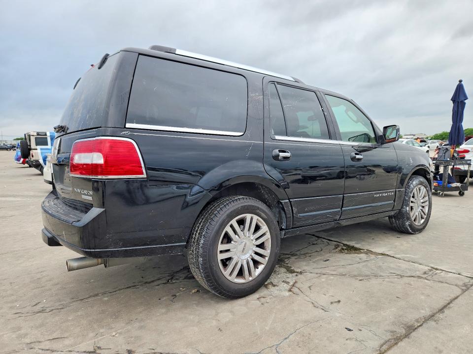 50998446 :رقم المزاد ، 5LMFU275X8LJ15462 vin ، 2008 Lincoln Navigator مزاد بيع