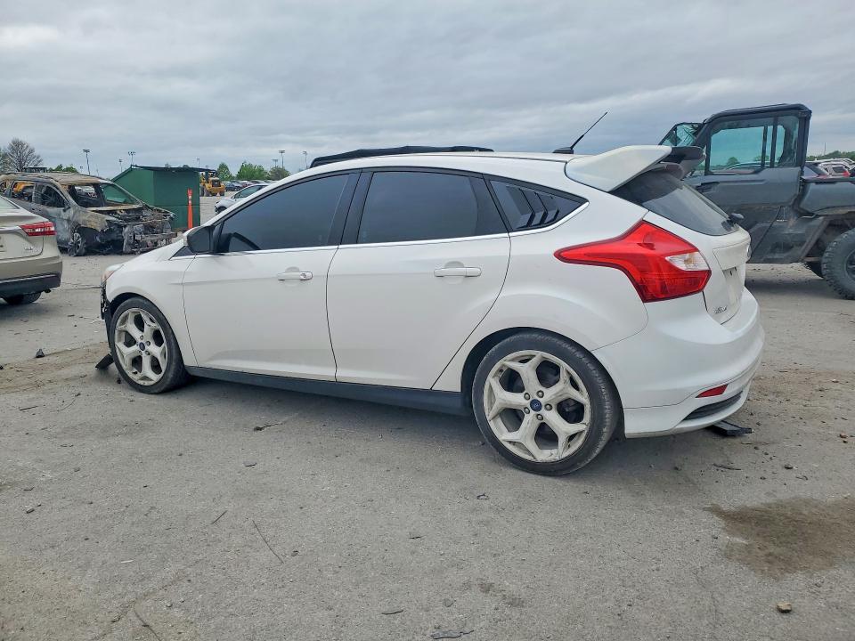 49671466 :رقم المزاد ، 1FAHP3M21CL242980 vin ، 2012 Ford Focus مزاد بيع