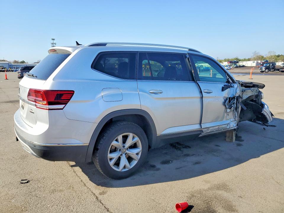 Продажа на аукционе авто 2018 Volkswagen Atlas, vin: 1V2MR2CA3JC532493, номер лота: 50786036