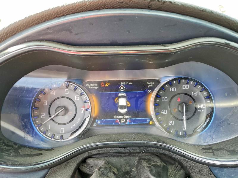 49555376 :رقم المزاد ، 1C3CCCDG2FN639266 vin ، 2015 Chrysler 200 مزاد بيع