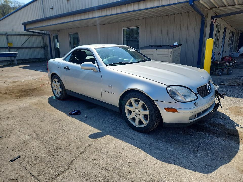 1999 Mercedes-benz Slk მანქანა იყიდება აუქციონზე, vin: WDBKK47F0XF093676, აუქციონის ნომერი: 50672666