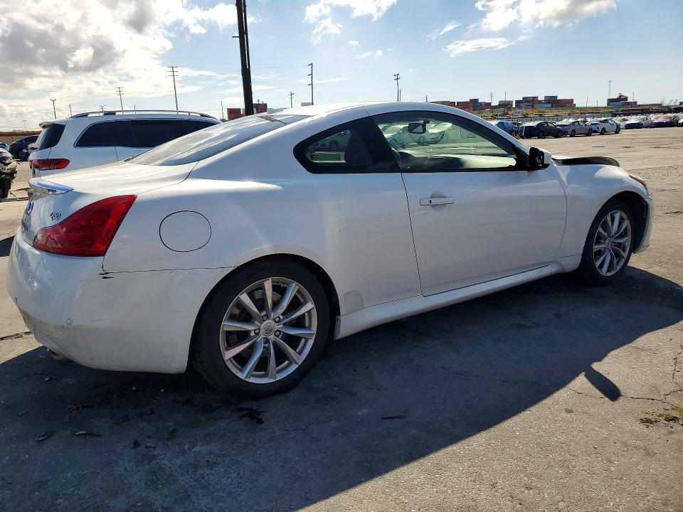 2015 Infiniti Q60 Coupe მანქანა იყიდება აუქციონზე, vin: JN1CV6EK0FM870654, აუქციონის ნომერი: 48174146