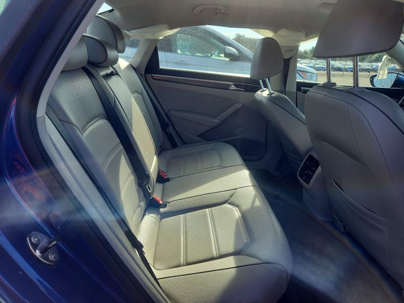 2017 Volkswagen Passat მანქანა იყიდება აუქციონზე, vin: 1VWBT7A32HC055087, აუქციონის ნომერი: 49225406