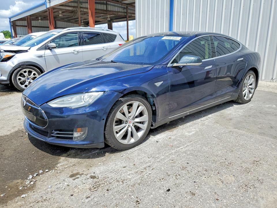 49483646 :رقم المزاد ، 5YJSA1H24FFP73274 vin ، 2015 Tesla Model S مزاد بيع