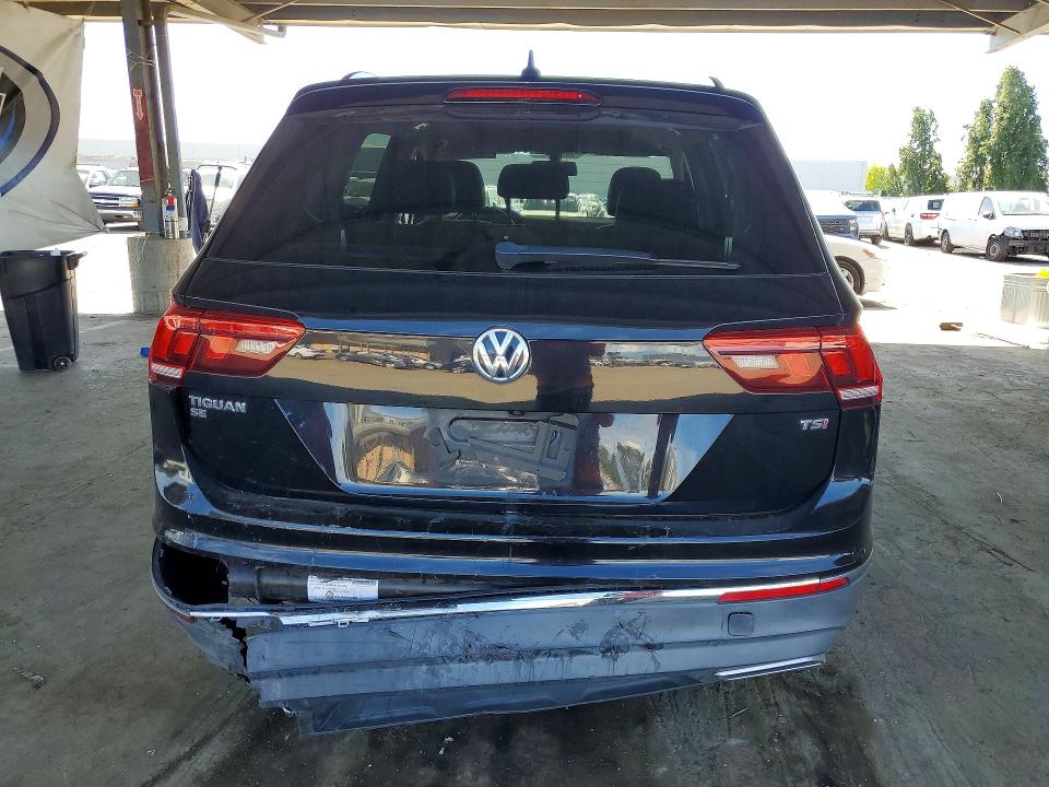 49464096 :رقم المزاد ، 3VV3B7AX6JM038604 vin ، 2018 Volkswagen Tiguan مزاد بيع