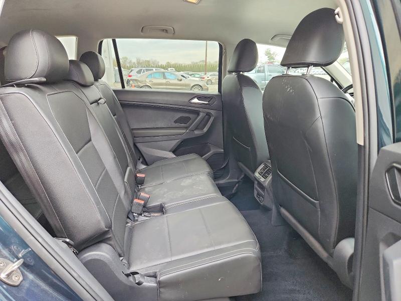 Продаж на аукціоні авто 2018 Volkswagen Tiguan, vin: 3VV2B7AX7JM200767, номер лоту: 49771056