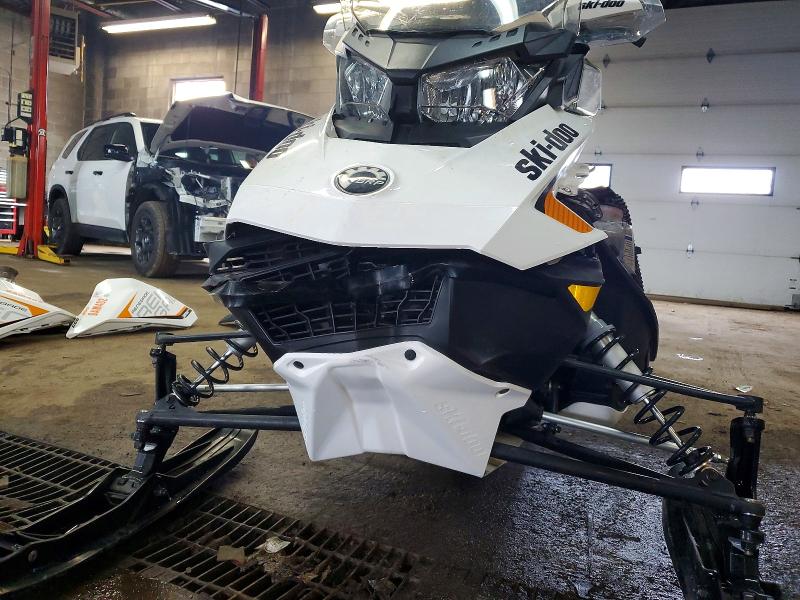 47811376 :رقم المزاد ، 2BPSUFHX6HV000031 vin ، 2017 Skid Renegade Adrenaline مزاد بيع