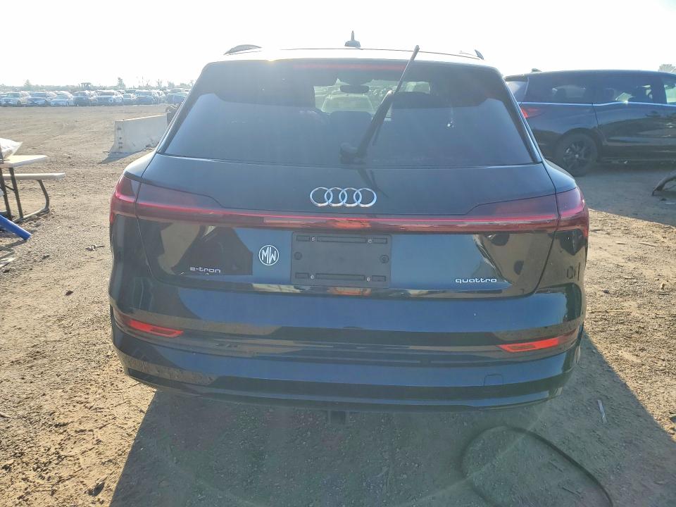Продаж на аукціоні авто 2021 Audi E-tron, vin: WA1VAAGEXMB006726, номер лоту: 50984866