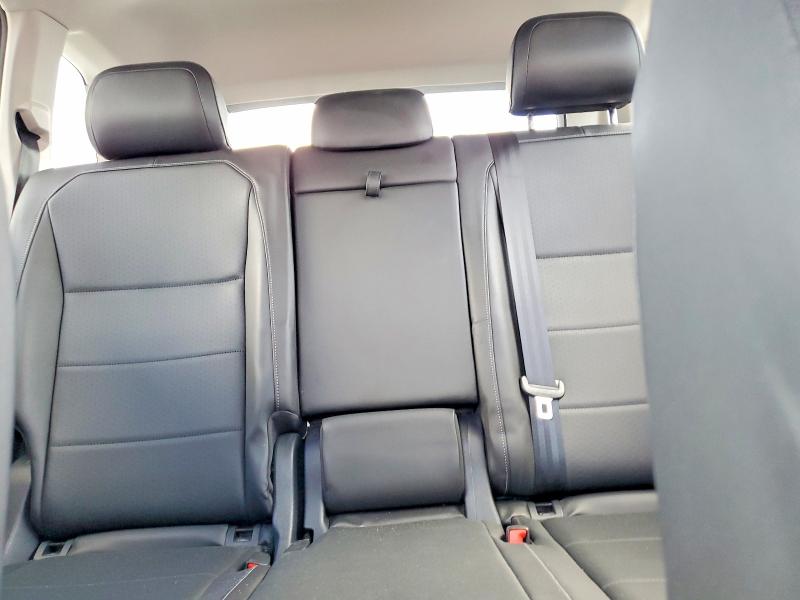 47701506 :رقم المزاد ، 3VV2B7AX4JM171180 vin ، 2018 Volkswagen Tiguan مزاد بيع