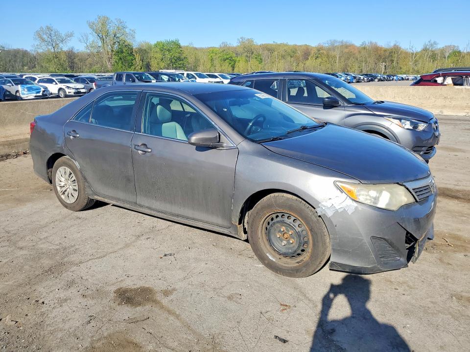 2014 Toyota Camry Hybrid მანქანა იყიდება აუქციონზე, vin: 4T1BD1FK7EU099360, აუქციონის ნომერი: 51456136