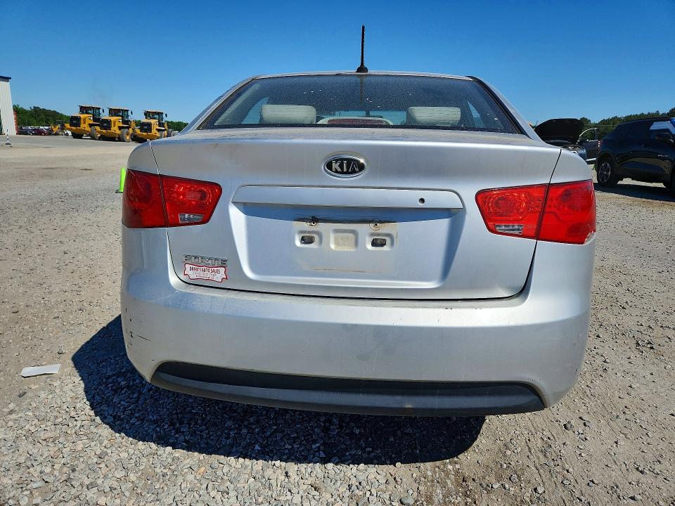 2010 Kia Forte მანქანა იყიდება აუქციონზე, vin: KNAFT4A27A5049285, აუქციონის ნომერი: 50460116
