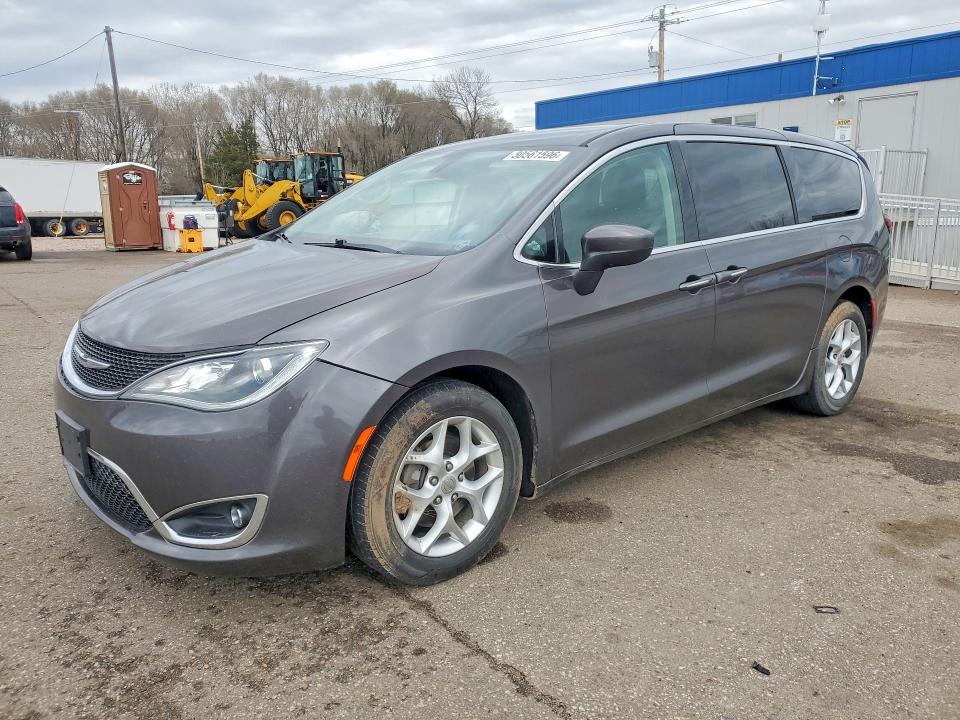 Продаж на аукціоні авто 2017 Chrysler Pacifica, vin: 2C4RC1BG3HR795996, номер лоту: 50561596