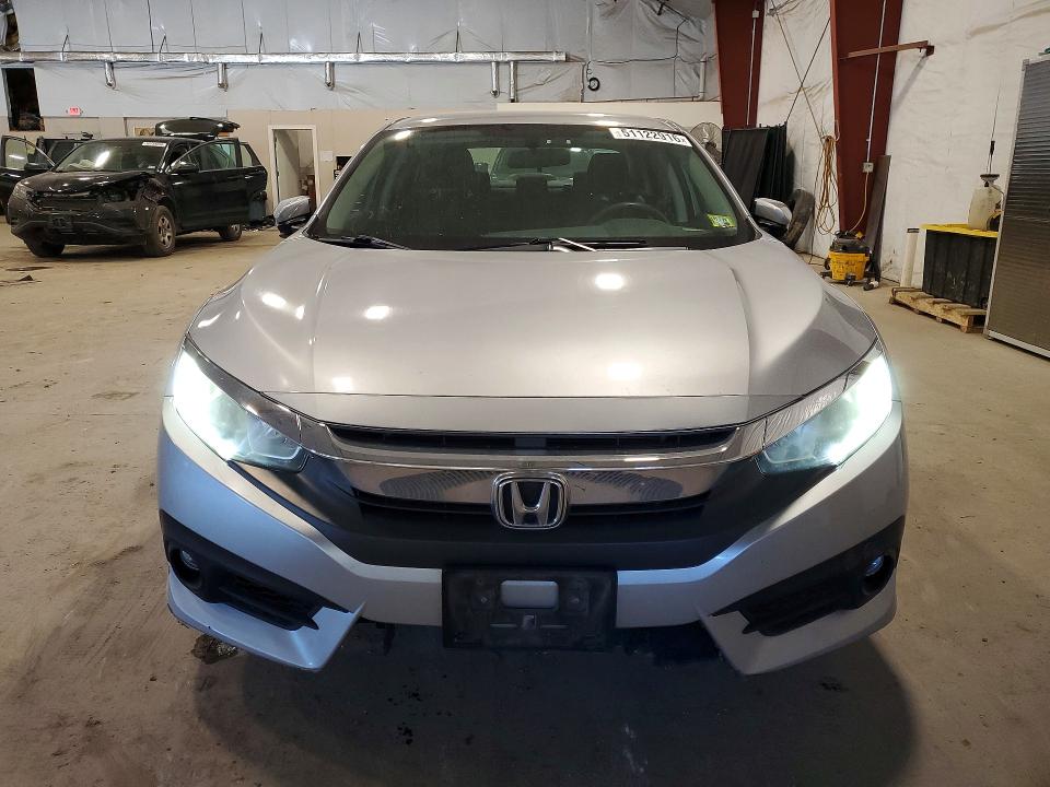 51122916 :رقم المزاد ، 19XFC2F53GE211744 vin ، 2016 Honda Civic مزاد بيع