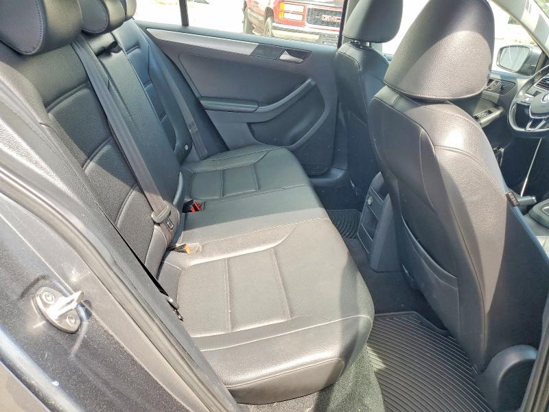 51205686 :رقم المزاد ، 3VWDB7AJXHM299000 vin ، 2017 Volkswagen Jetta مزاد بيع