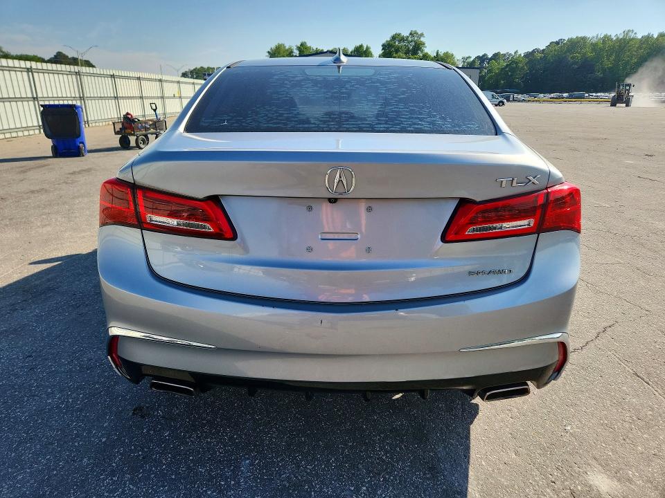 50491206 :رقم المزاد ، 19UUB3F33JA001817 vin ، 2018 Acura Tlx مزاد بيع