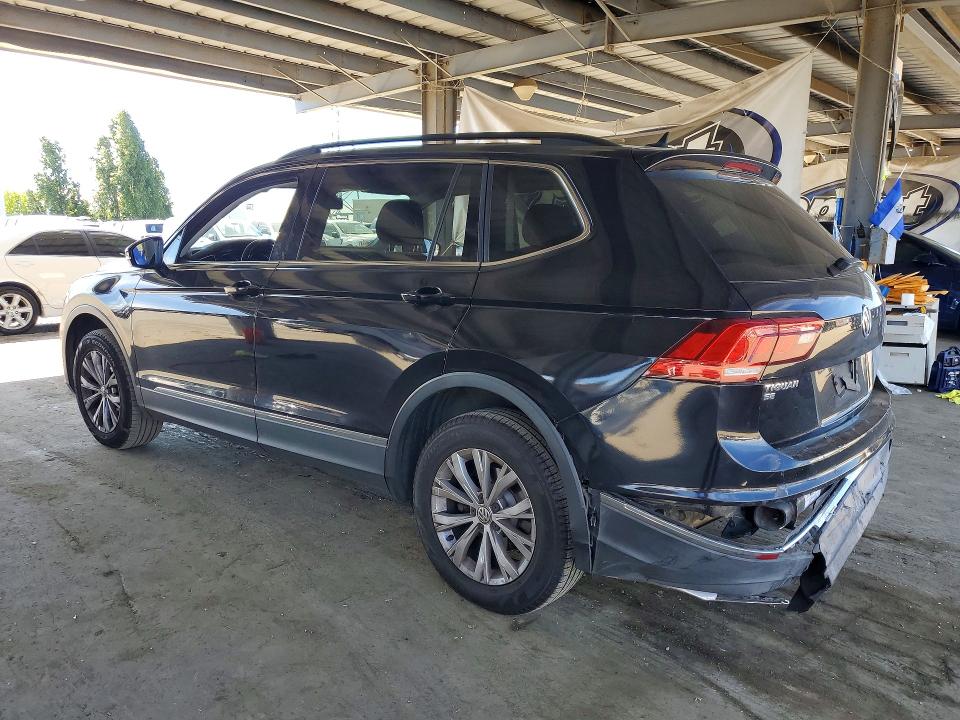 49464096 :رقم المزاد ، 3VV3B7AX6JM038604 vin ، 2018 Volkswagen Tiguan مزاد بيع