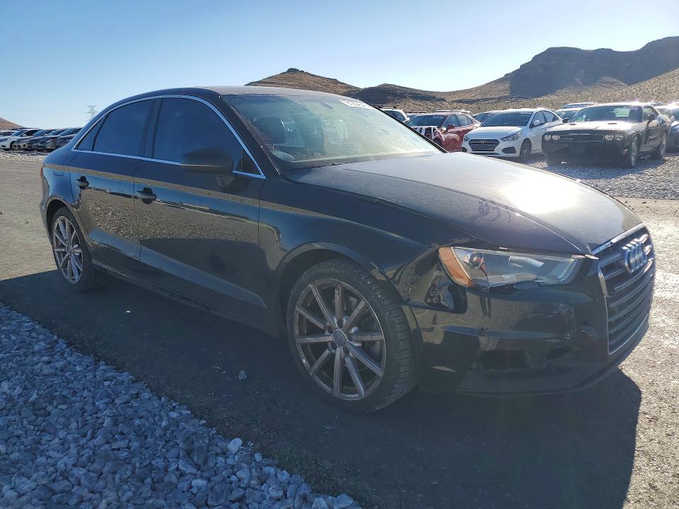 51202546 :رقم المزاد ، WAUCCGFF3F1004956 vin ، 2015 Audi A3 مزاد بيع