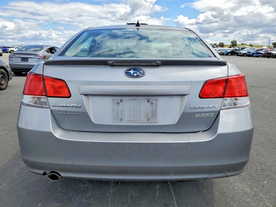 49641756 :رقم المزاد ، 4S3BMBF62B3244822 vin ، 2011 Subaru Legacy مزاد بيع