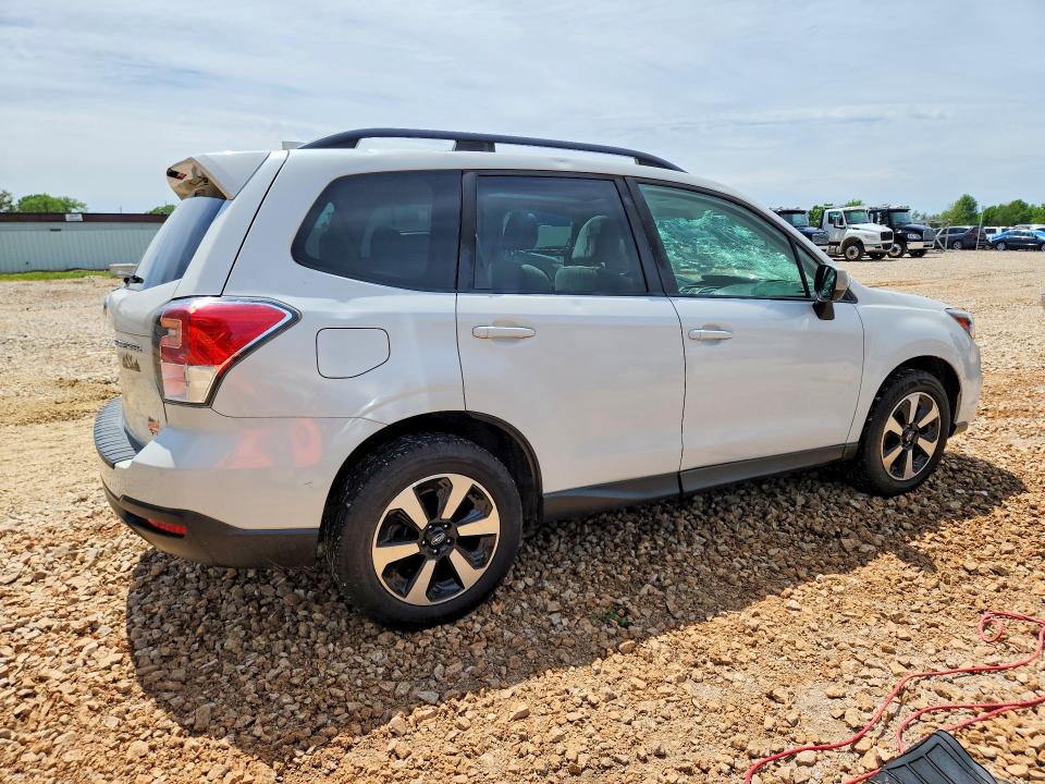 Продаж на аукціоні авто 2018 Subaru Forester, vin: JF2SJAGC3JH495214, номер лоту: 51861646