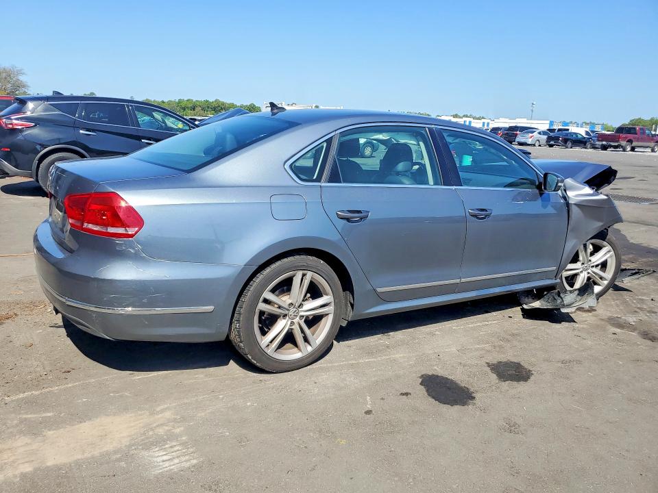 2015 Volkswagen Passat მანქანა იყიდება აუქციონზე, vin: 1VWCT7A35FC122539, აუქციონის ნომერი: 50161196