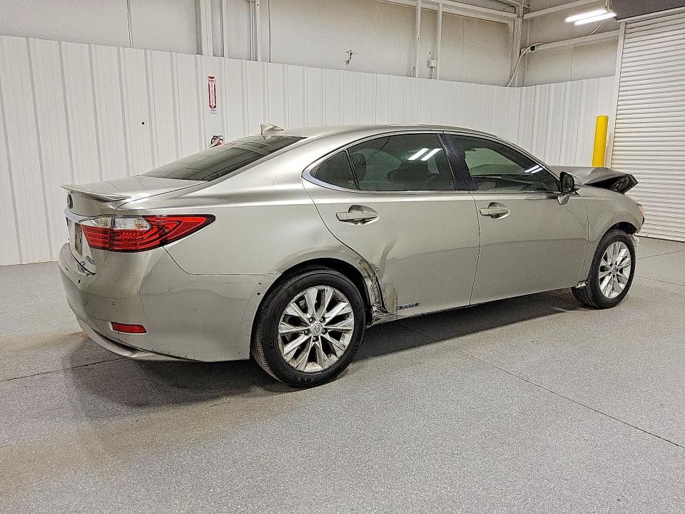 50291716 :رقم المزاد ، JTHBW1GG4F2095707 vin ، 2015 Lexus Es 300h مزاد بيع