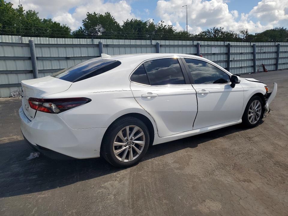Продажа на аукционе авто 2021 Toyota Camry, vin: 4T1C11AK2MU559625, номер лота: 51497916