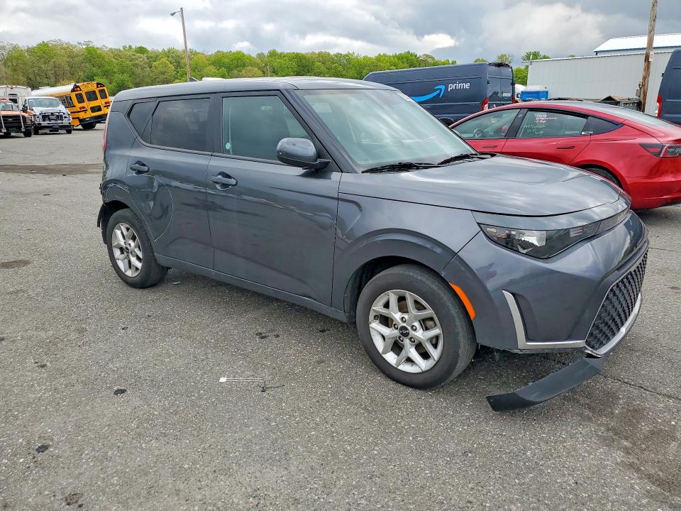 51778946 :رقم المزاد ، KNDJ23AU5P7879739 vin ، 2023 Kia Soul مزاد بيع
