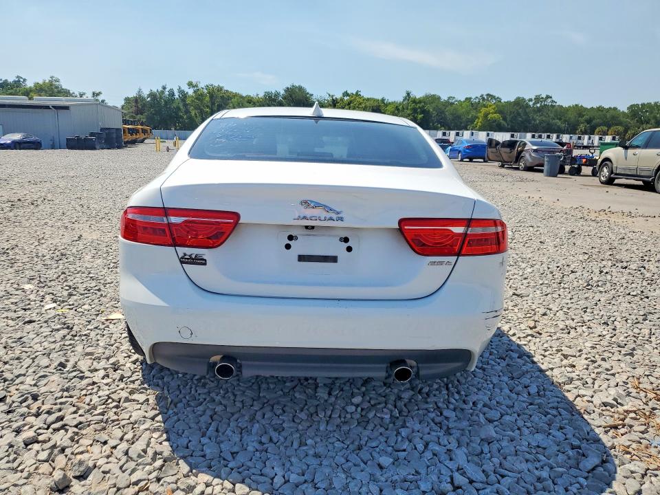 2017 Jaguar Xe მანქანა იყიდება აუქციონზე, vin: SAJAR4BG4HA973613, აუქციონის ნომერი: 50254406