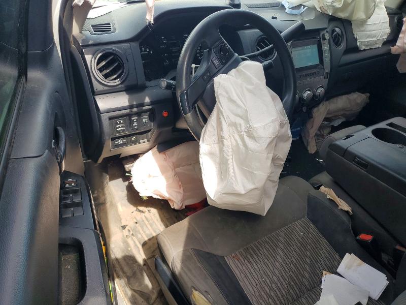 48924006 :رقم المزاد ، 5TFRM5F19JX126262 vin ، 2018 Toyota Tundra مزاد بيع