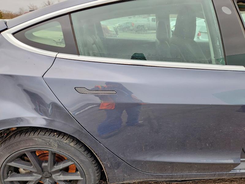48232776 :رقم المزاد ، 5YJ3E1EB4KF477291 vin ، 2019 Tesla Model 3 مزاد بيع