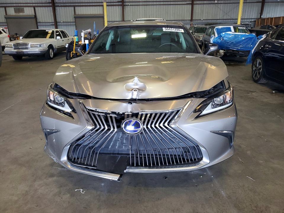 50431286 :رقم المزاد ، 58AB21B14KU002428 vin ، 2019 Lexus Es مزاد بيع