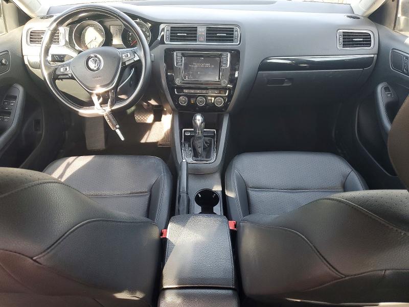 49334736 :رقم المزاد ، 3VWL17AJ5HM214675 vin ، 2017 Volkswagen Jetta مزاد بيع