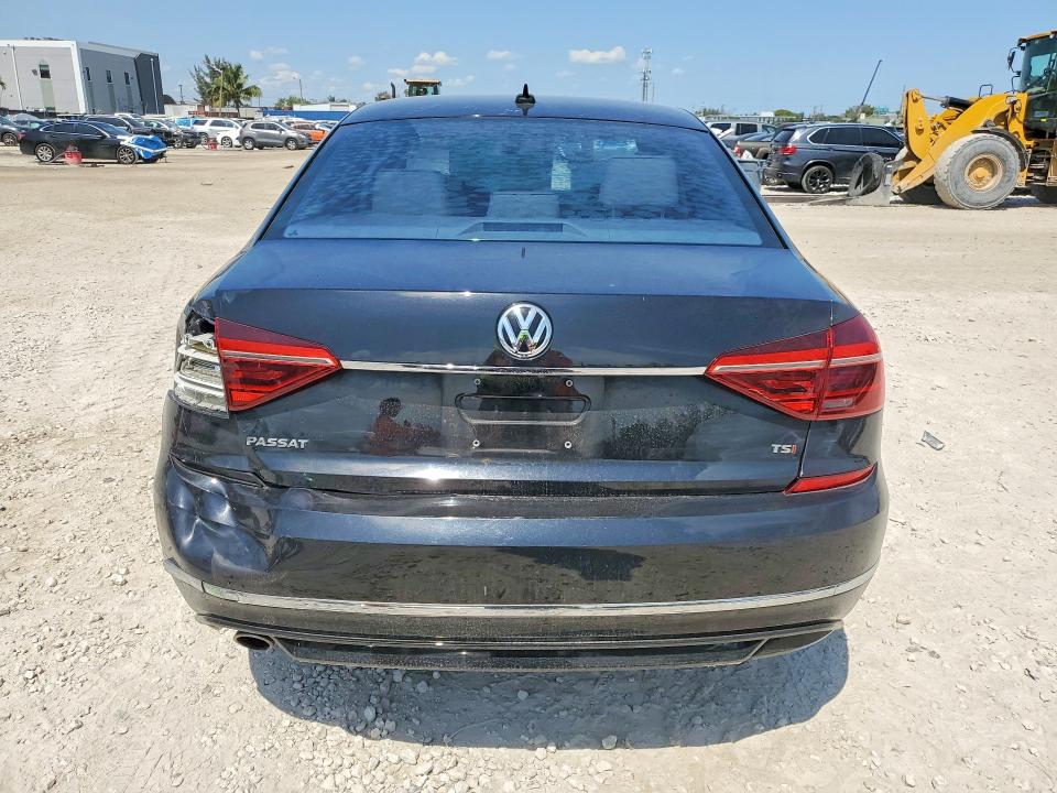 Продаж на аукціоні авто 2017 Volkswagen Passat, vin: 1VWDT7A33HC062476, номер лоту: 52051636