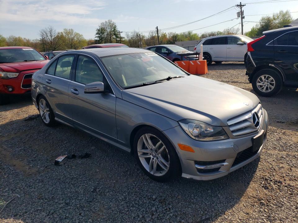2012 Mercedes-benz C მანქანა იყიდება აუქციონზე, vin: WDDGF8BB3CF908816, აუქციონის ნომერი: 49944056