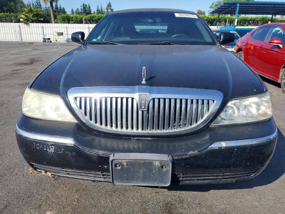 50200276 :رقم المزاد ، 2LNBL8EV5AX751161 vin ، 2010 Lincoln Town Car مزاد بيع