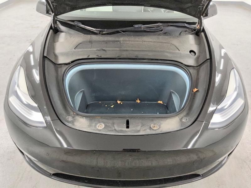 47215856 :رقم المزاد ، 5YJYGAEE6MF201613 vin ، 2021 Tesla Model Y مزاد بيع