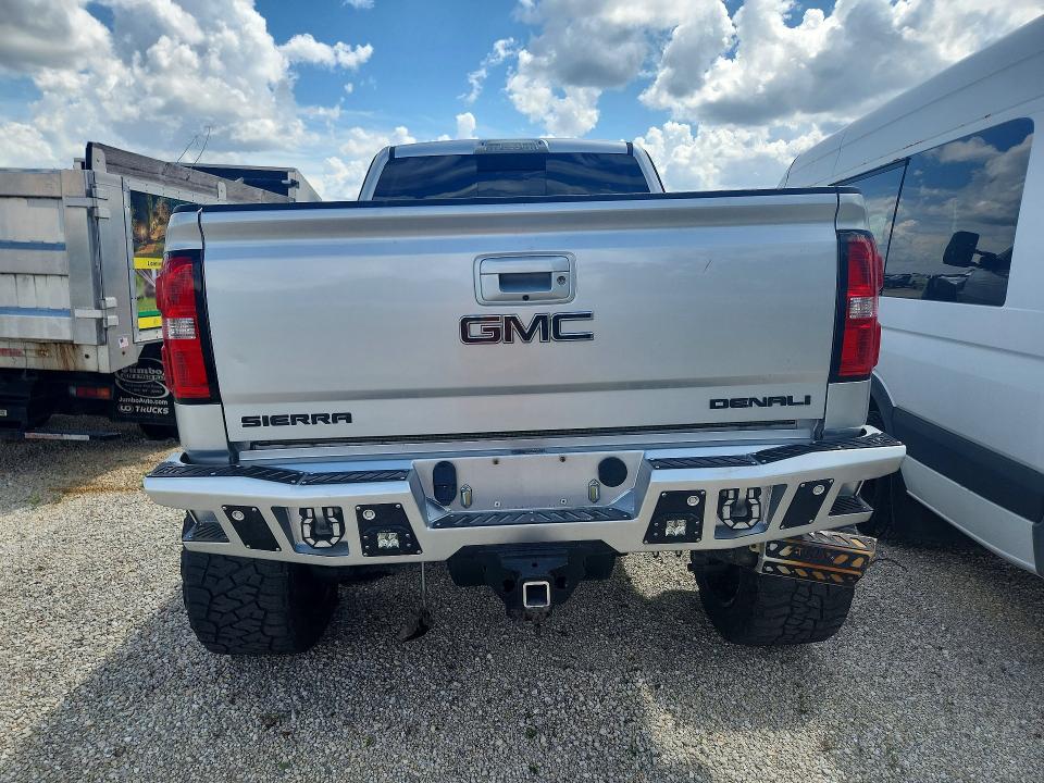 53294266 :رقم المزاد ، 1GT12UEY2JF133071 vin ، 2018 Gmc Sierra مزاد بيع