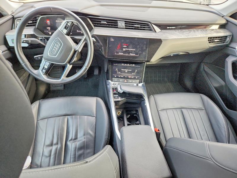 48457096 :رقم المزاد ، WA1AAAGE9MB011267 vin ، 2021 Audi E-tron مزاد بيع