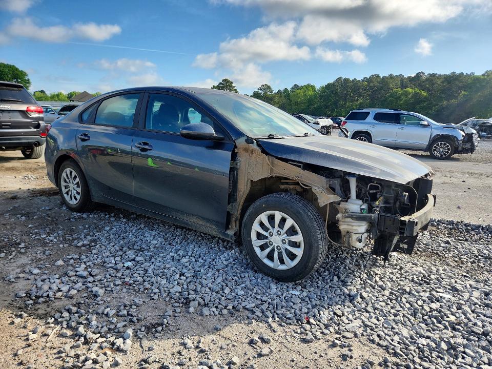 2021 Kia Forte მანქანა იყიდება აუქციონზე, vin: 3KPF24AD1ME394117, აუქციონის ნომერი: 49234596
