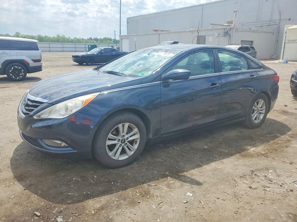 51178026 :رقم المزاد ، 5NPEB4AC8DH622368 vin ، 2013 Hyundai Sonata مزاد بيع