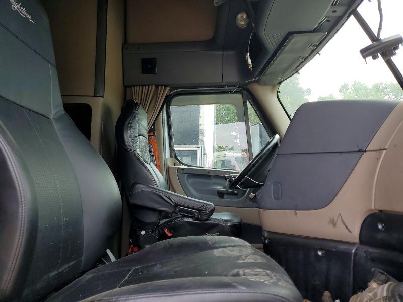 Продажа на аукционе авто 2016 Freigliner Cascadia 125, vin: 3AKJGLD55GSGN4069, номер лота: 48749286