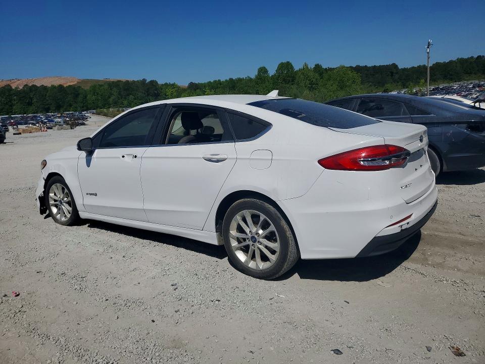 50502106 :رقم المزاد ، 3FA6P0LU4KR120221 vin ، 2019 Ford Fusion مزاد بيع