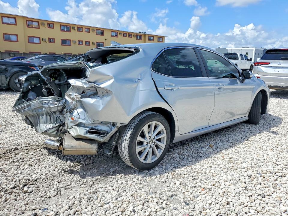 Продаж на аукціоні авто 2022 Toyota Camry, vin: 4T1C11AK5NU003519, номер лоту: 48670136